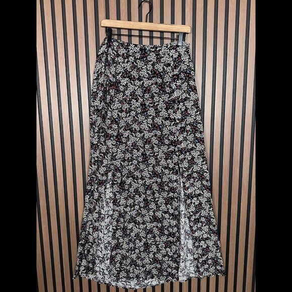 Lost + Wander Dresses & Skirts - New Lost and Wander Skirt Medium Black Floral Garden Leg Slit Midi Cocktail